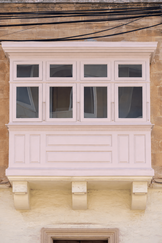 Balcony01